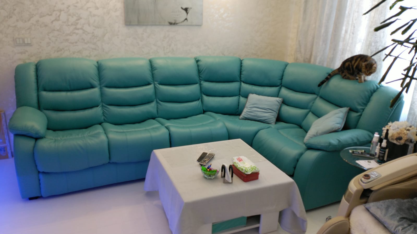 Перетяжка дивана на дому. Братиславская